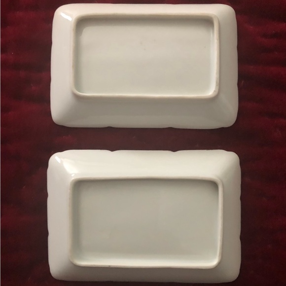 2 Vintage Hand-Painted Trinket Trays - Picture 4 of 5